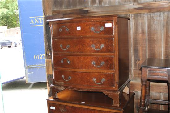 Small Serpentine chest of drawers